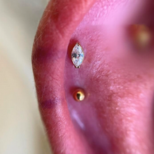 Cargar imagen en el visor de la galería, Mini Oval Labret TG23
