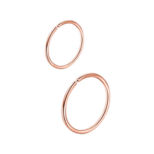 Cargar imagen en el visor de la galería, Rose Gold Twist&amp;Done Hoops
